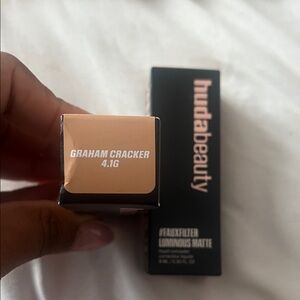 HUDA BEAUTY #FauxFilter Concealer- Graham Cracker